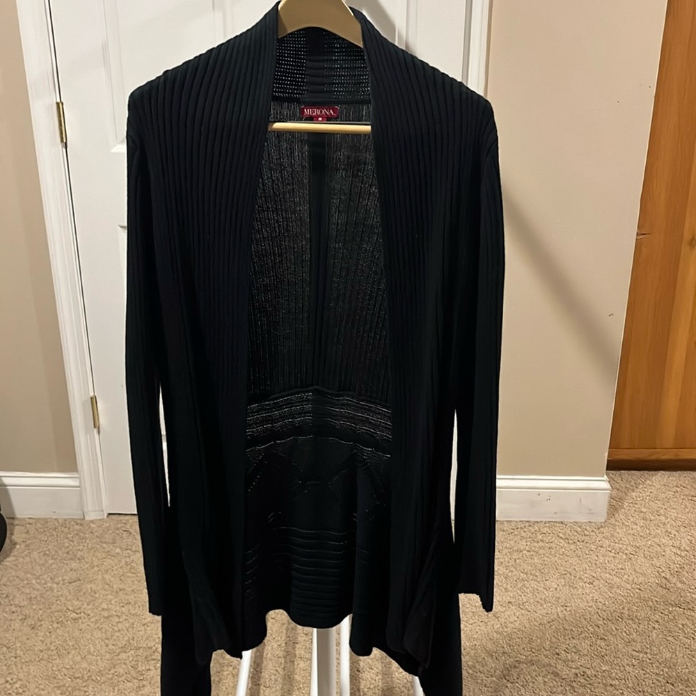 Women’s medium open sweater, sleeved shawl
